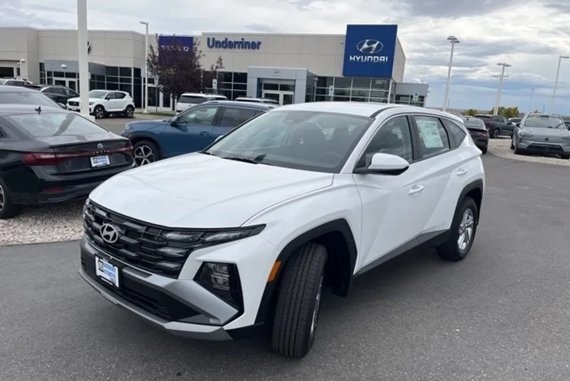 2026 Hyundai Tucson SE photo 1