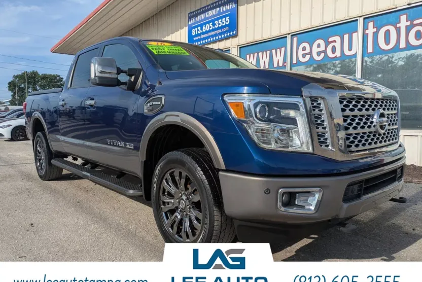 2016 Nissan Titan Platinum Reserve photo 1