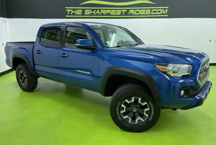 2016 Toyota Tacoma TRD Off-Road photo 1