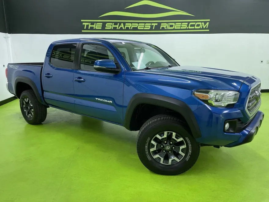 2016 Toyota Tacoma TRD Off-Road photo 1