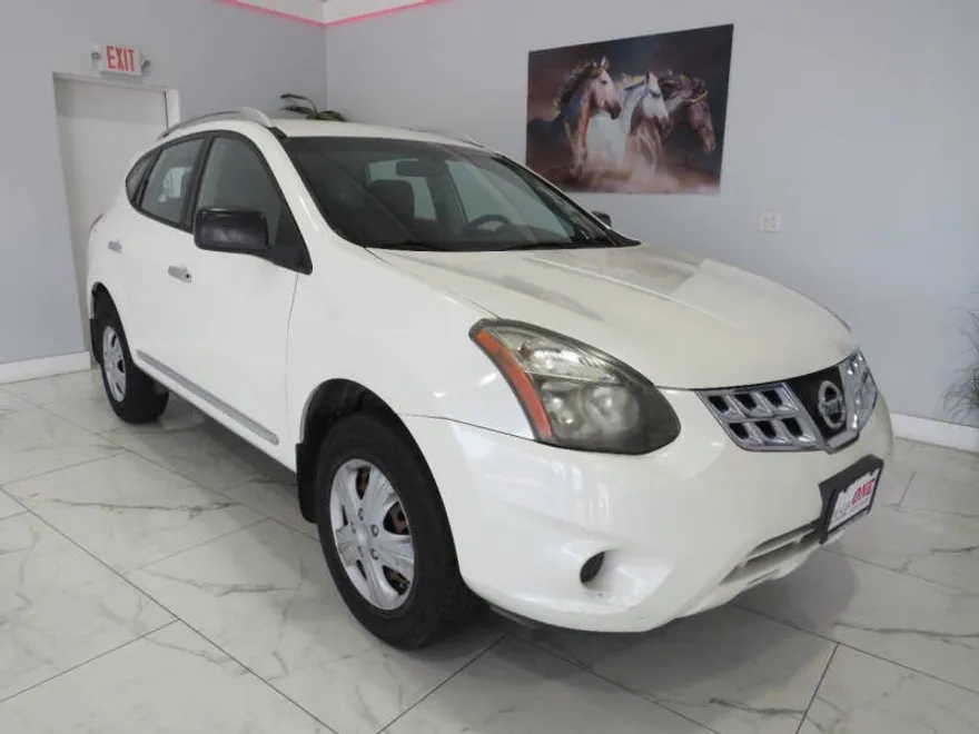 2015 Nissan Rogue Select S photo 1