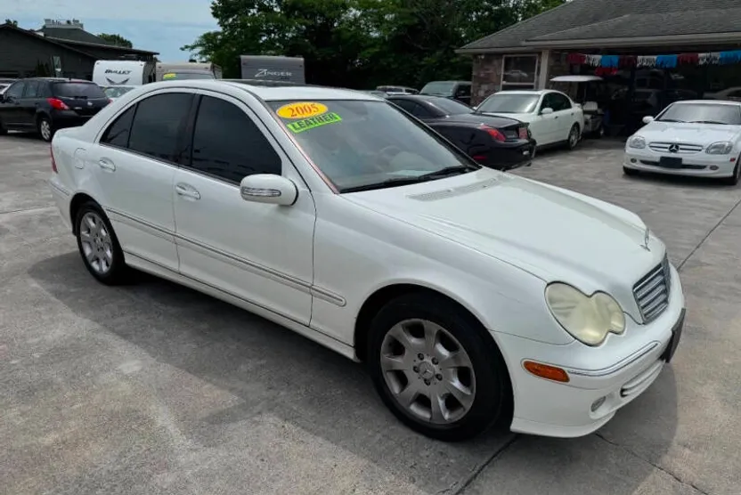 2005 Mercedes Benz C 240 photo 1