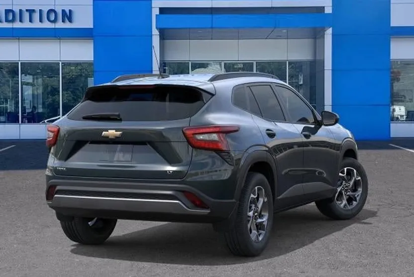 2026 Chevrolet Trax LT photo 1