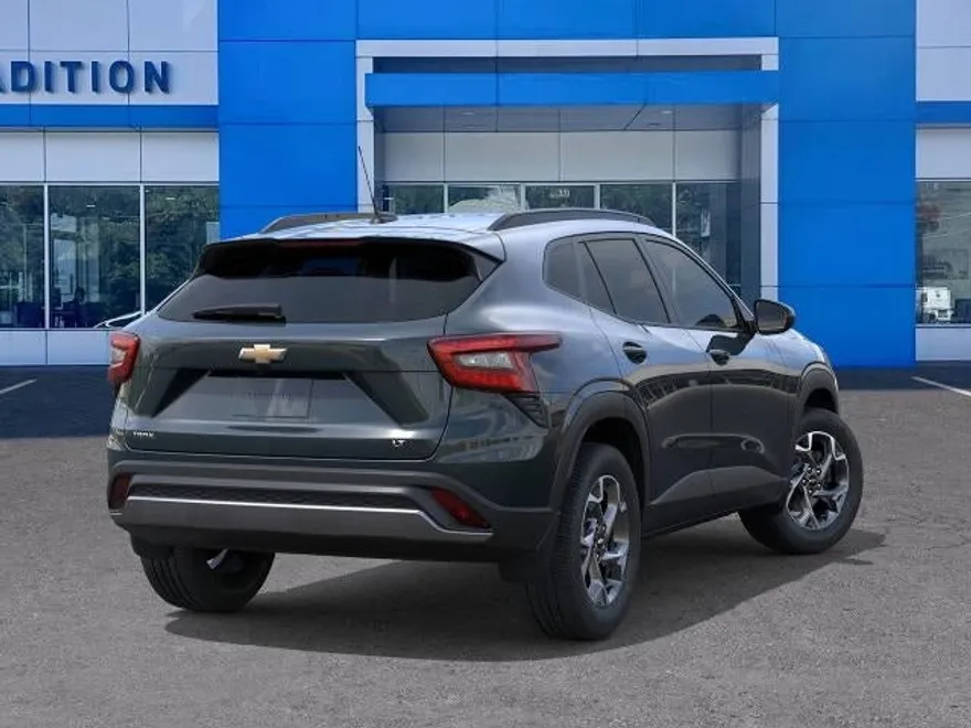 2026 Chevrolet Trax LT photo 1