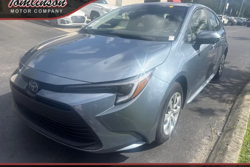 2025 Toyota Corolla Hybrid LE photo 1