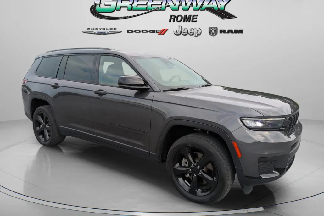 2022 Jeep Grand Cherokee Altitude photo 1