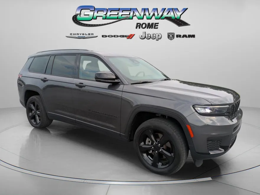 2022 Jeep Grand Cherokee Altitude photo 1
