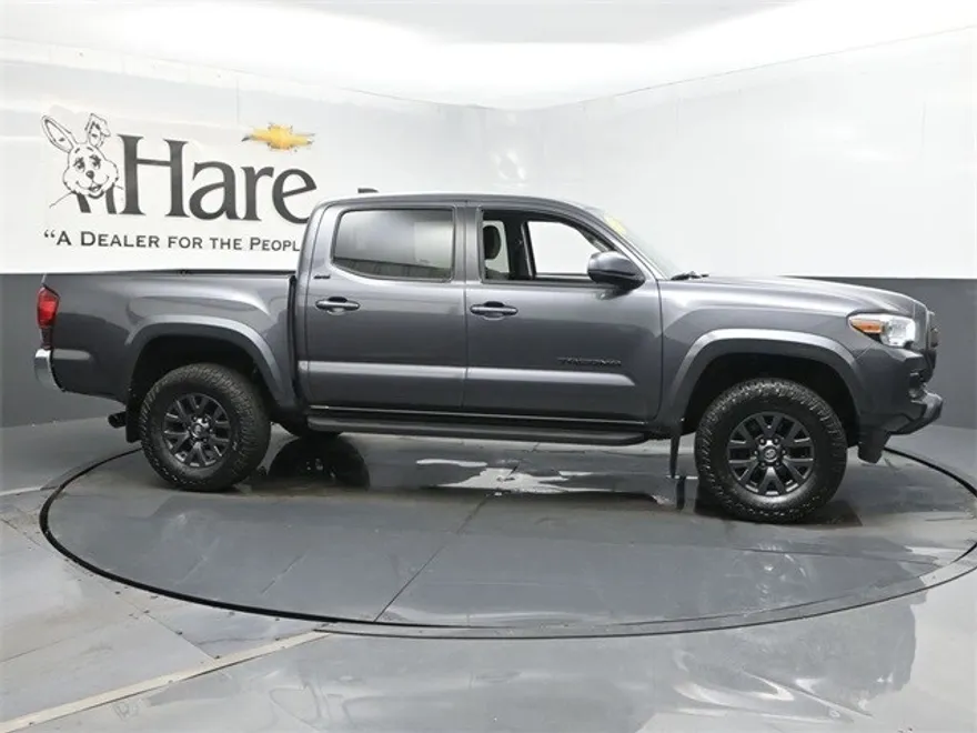 2022 Toyota Tacoma SR5 photo 1