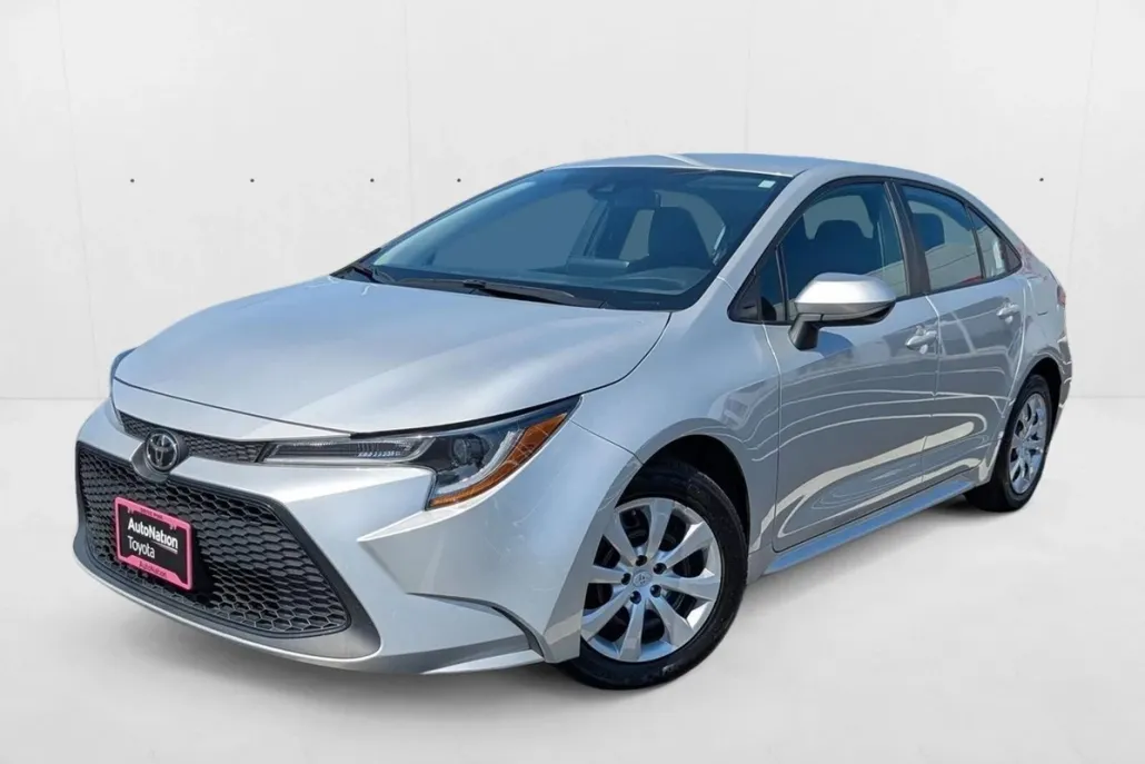 2022 Toyota Corolla LE photo 1