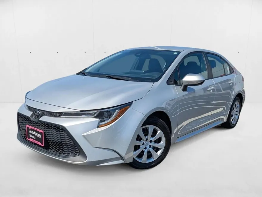 2022 Toyota Corolla LE photo 1