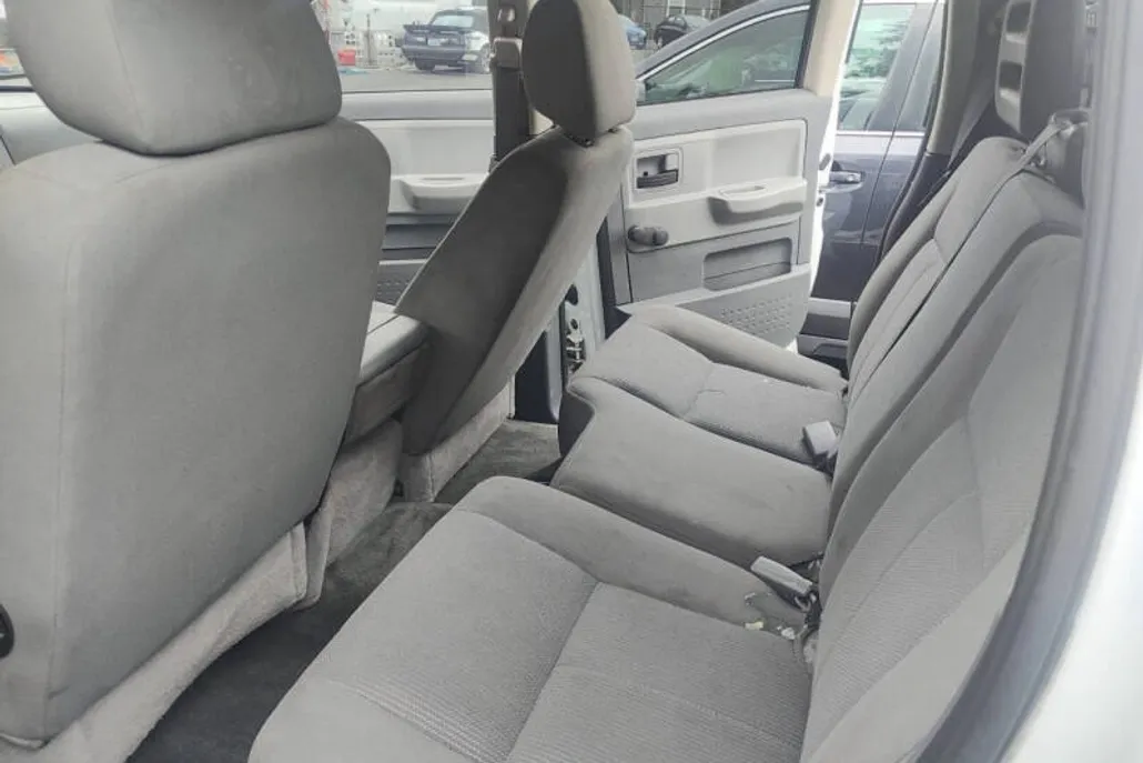 2006 Dodge Dakota ST Quad Cab photo 1