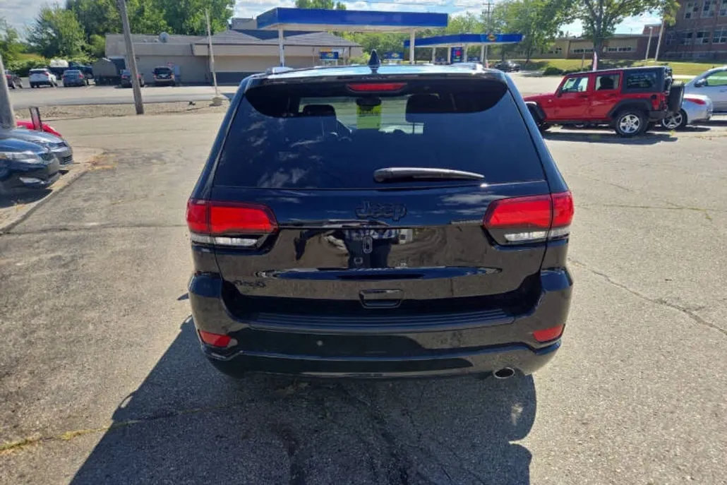 2019 Jeep Grand Cherokee Altitude photo 1