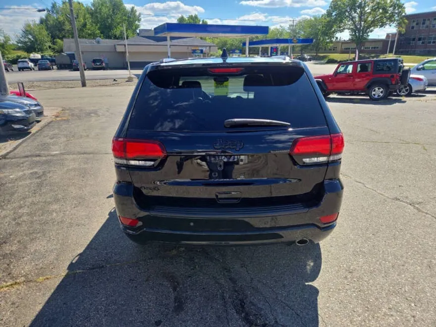 2019 Jeep Grand Cherokee Altitude photo 1