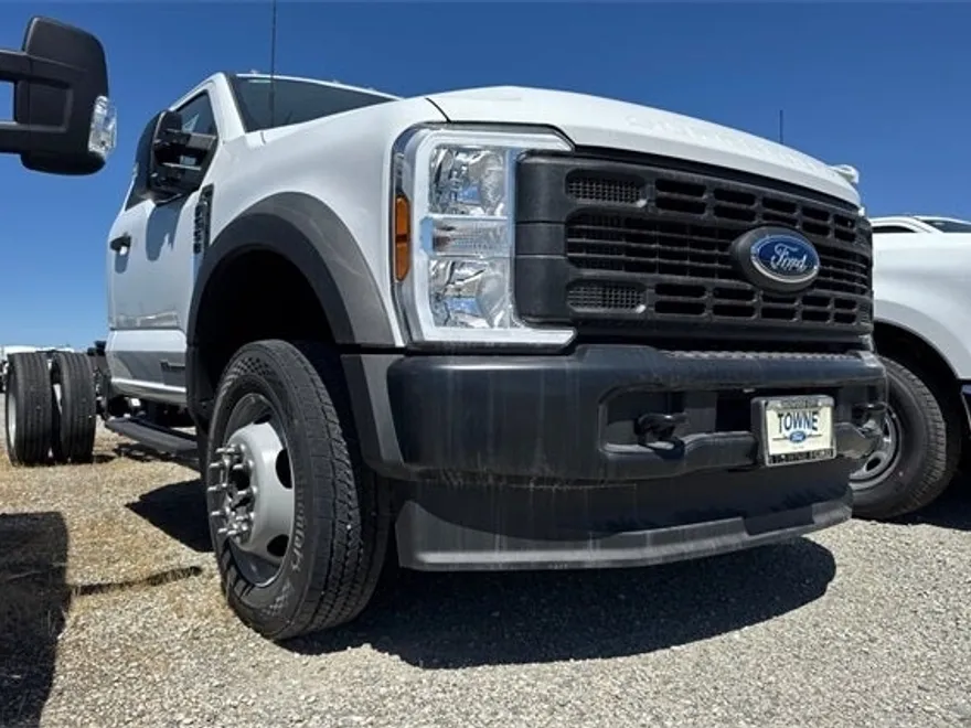 2024 Ford F-550 XL photo 1