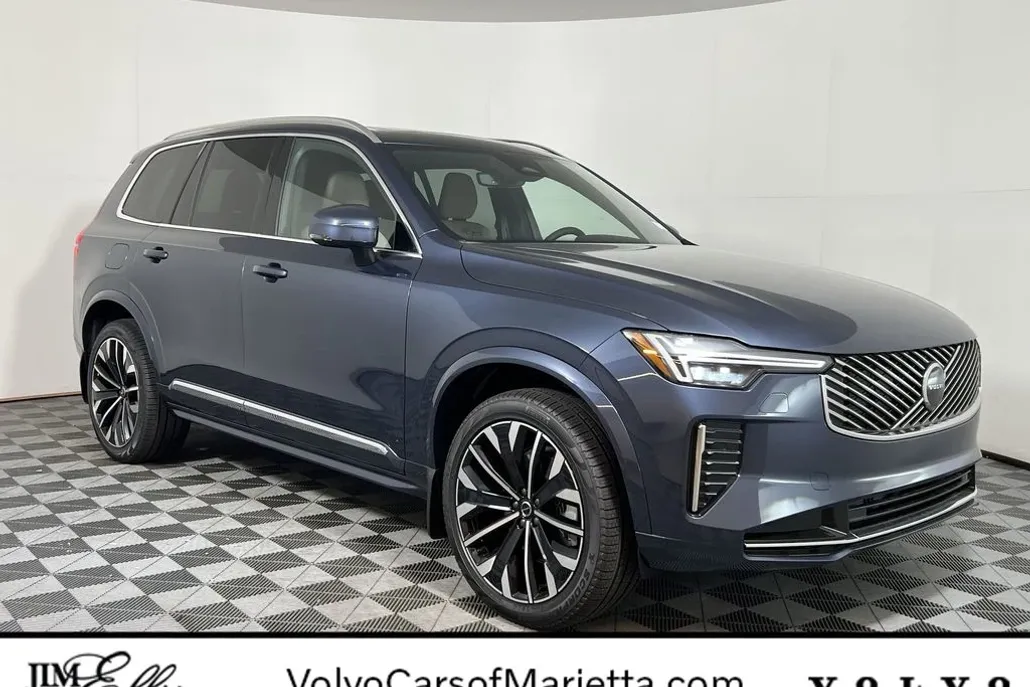 2026 Volvo XC90 B5 Core photo 1