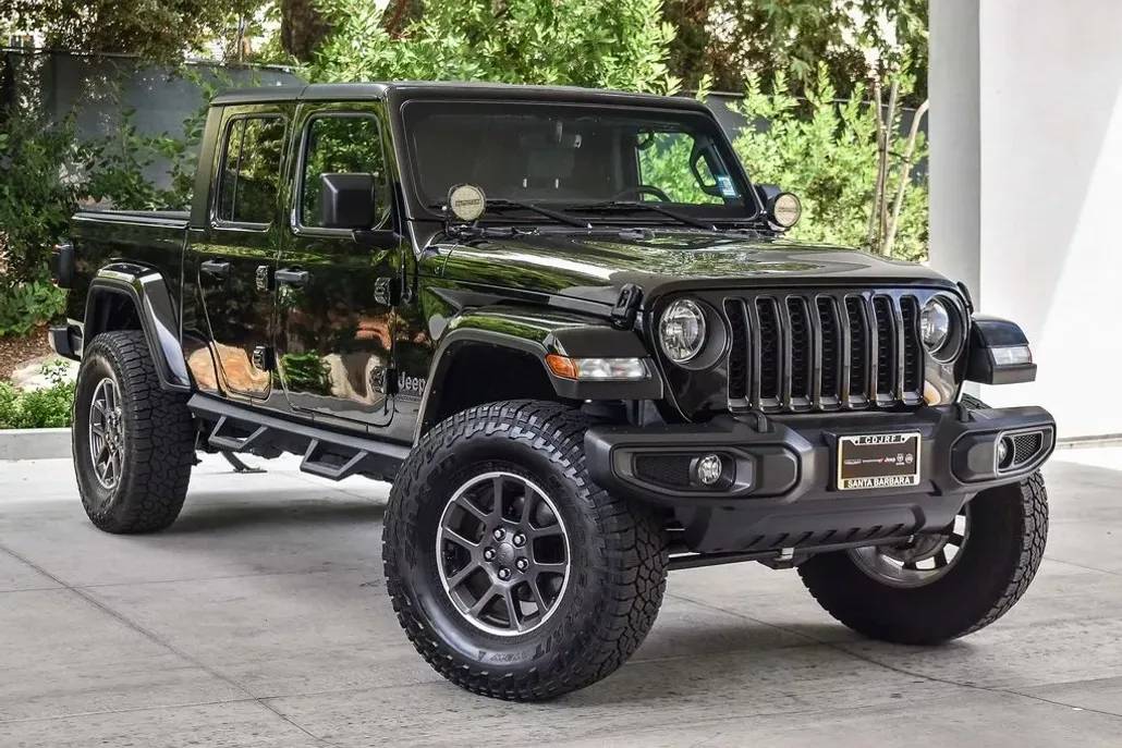 2021 Jeep Gladiator Sport 80th Anniversary Edition photo 1