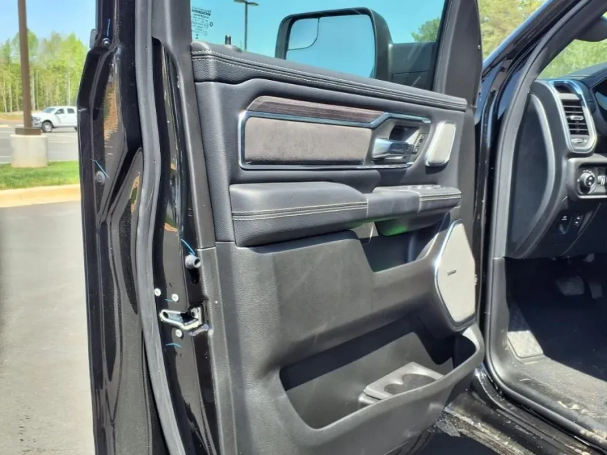 2025 Ram 1500 Laramie photo 1