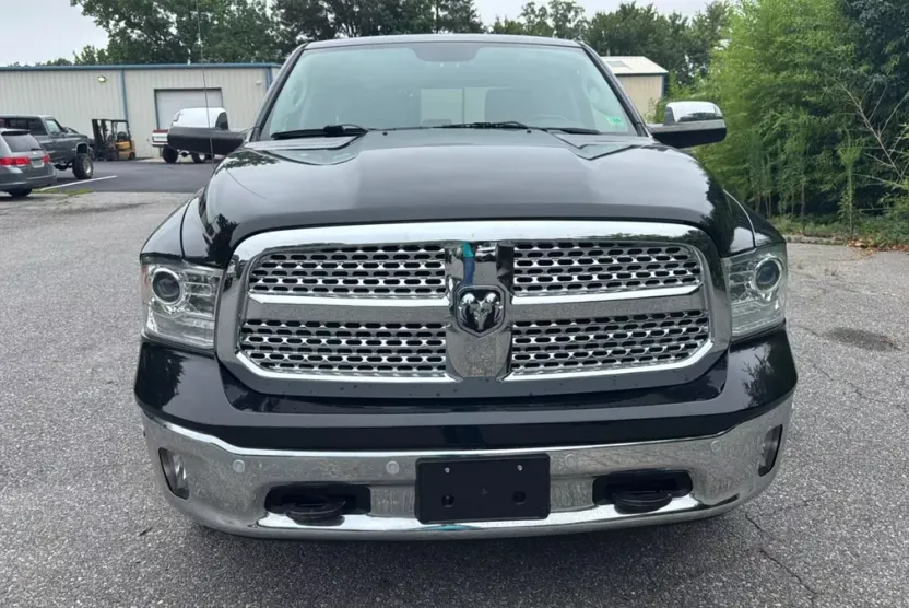 2016 Ram 1500 Laramie photo 1