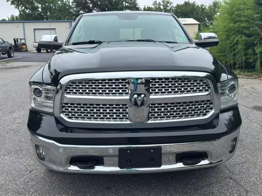 2016 Ram 1500 Laramie photo 1