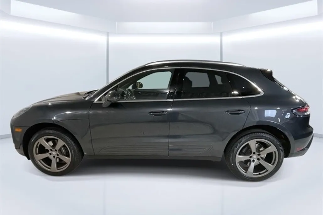 2024 Porsche Macan photo 1