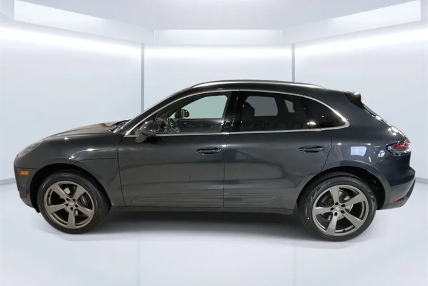 2024 Porsche Macan photo 1