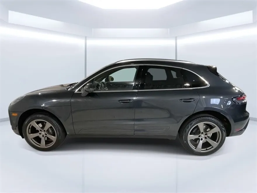 2024 Porsche Macan photo 1