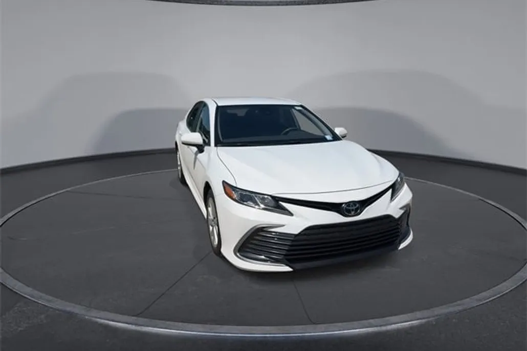 2024 Toyota Camry LE photo 1