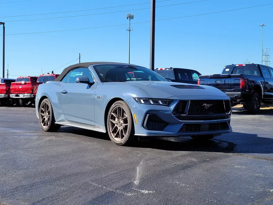 2025 Ford Mustang GT Premium photo 1