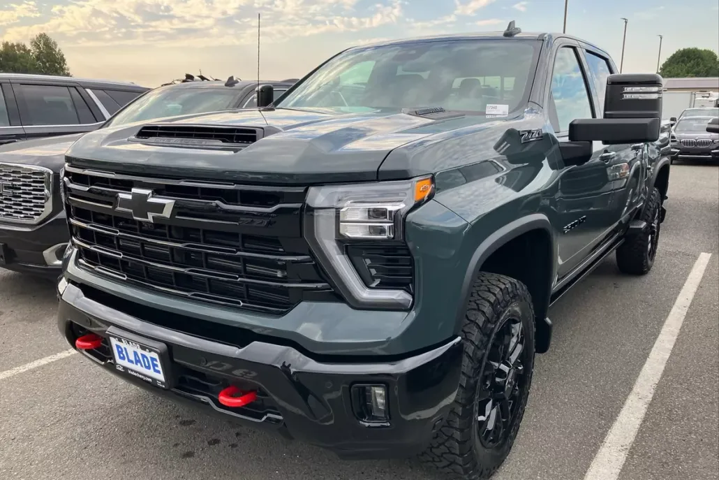 2025 Chevrolet Silverado 2500HD LTZ photo 1
