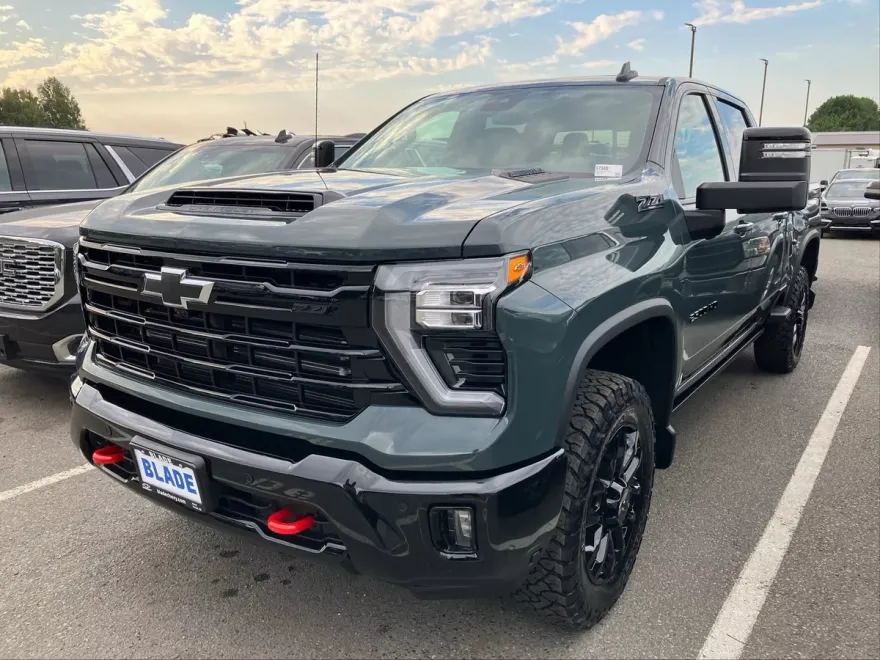 2025 Chevrolet Silverado 2500HD LTZ photo 1