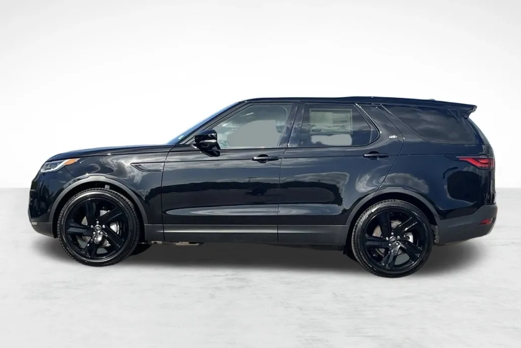 2025 Land Rover Discovery P300 S photo 1