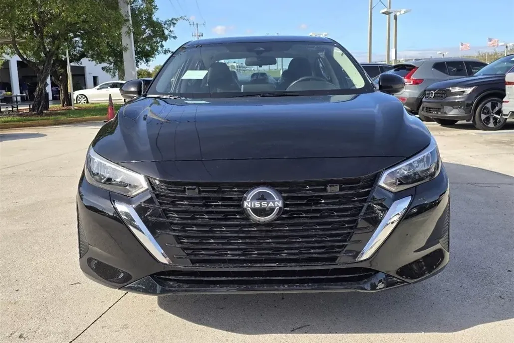 2025 Nissan Sentra SV photo 1