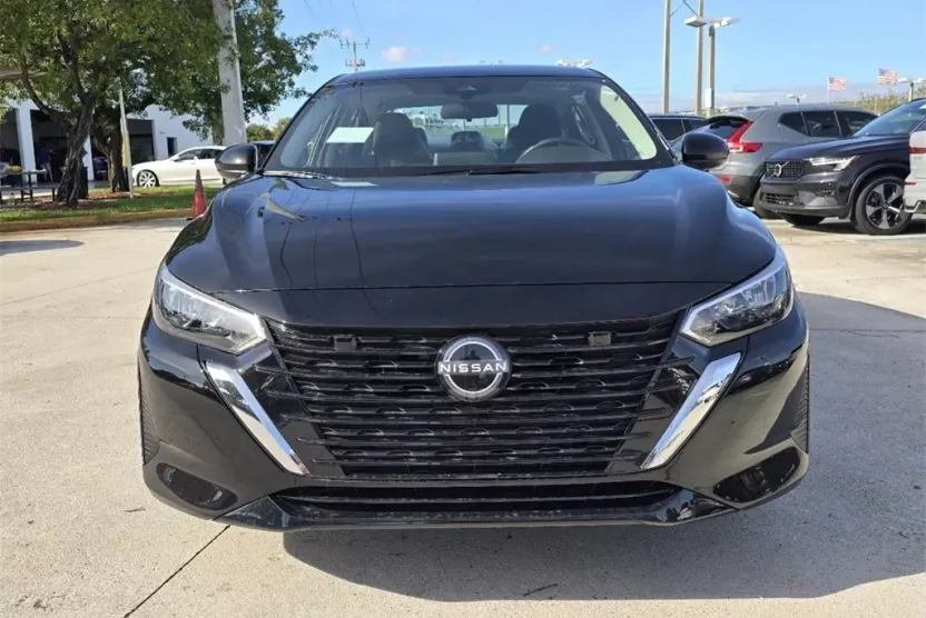 2025 Nissan Sentra SV photo 1