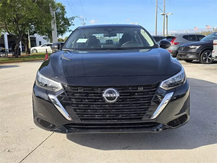 2025 Nissan Sentra SV photo 1