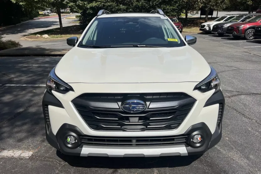 2025 Subaru Outback Touring photo 1