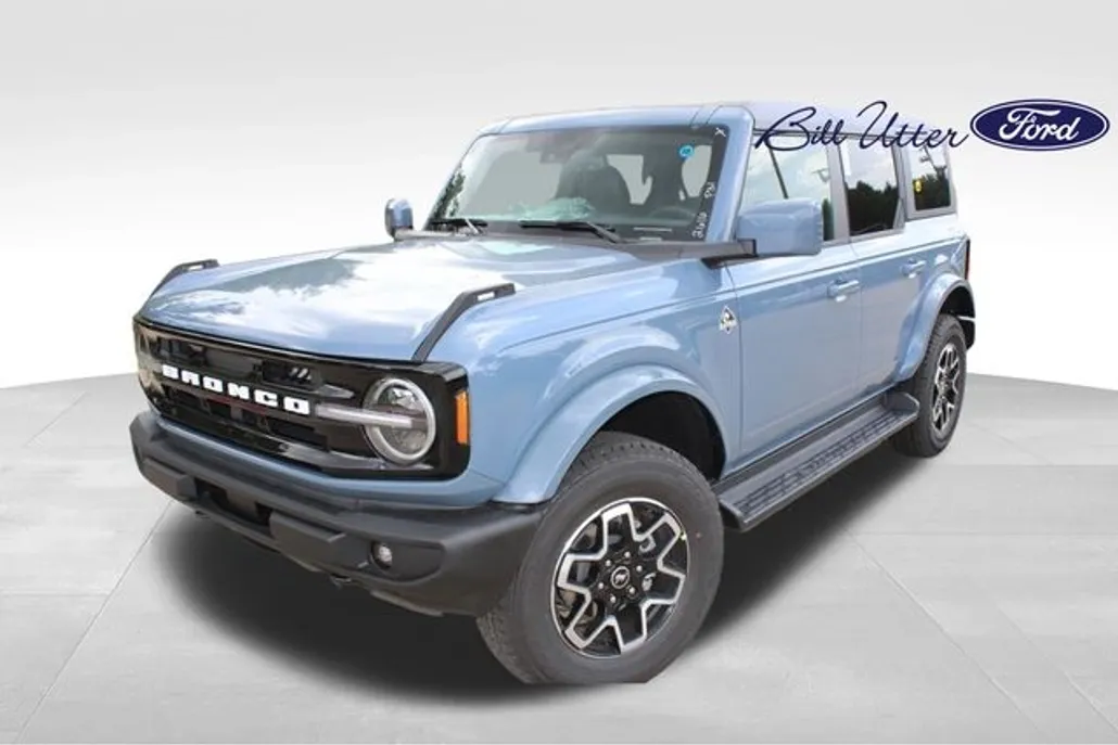 2025 Ford Bronco Outer Banks photo 1