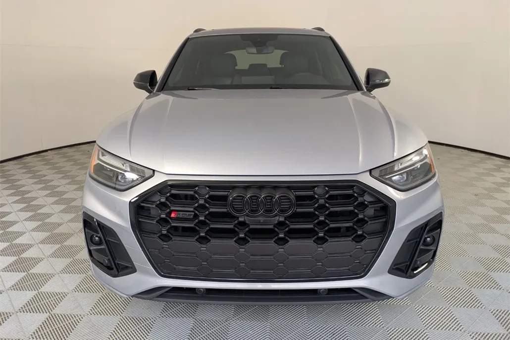 2024 Audi SQ5 Premium Plus photo 1