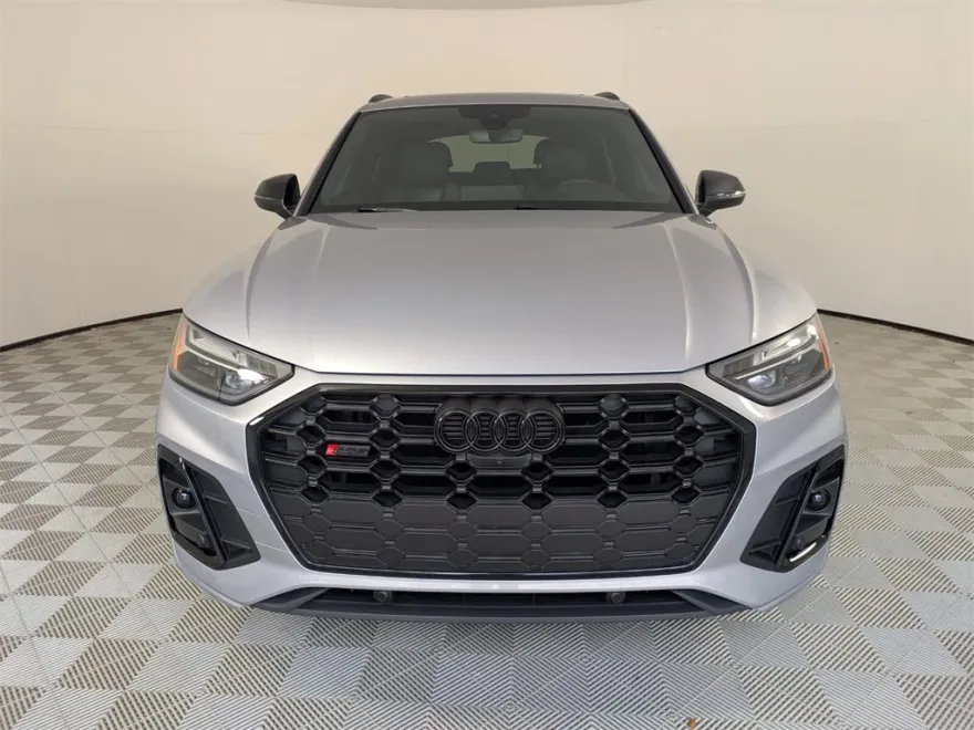 2024 Audi SQ5 Premium Plus photo 1