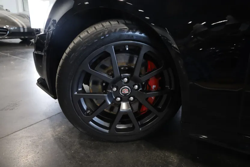 2014 Cadillac CTS V Wagon Base photo 1