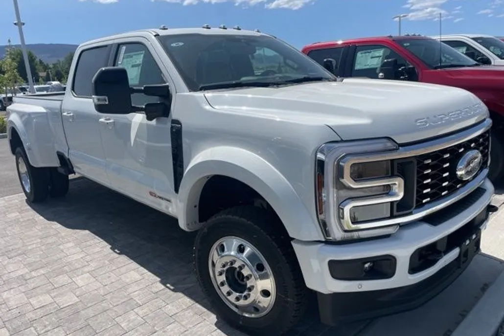2025 Ford F-450 photo 1