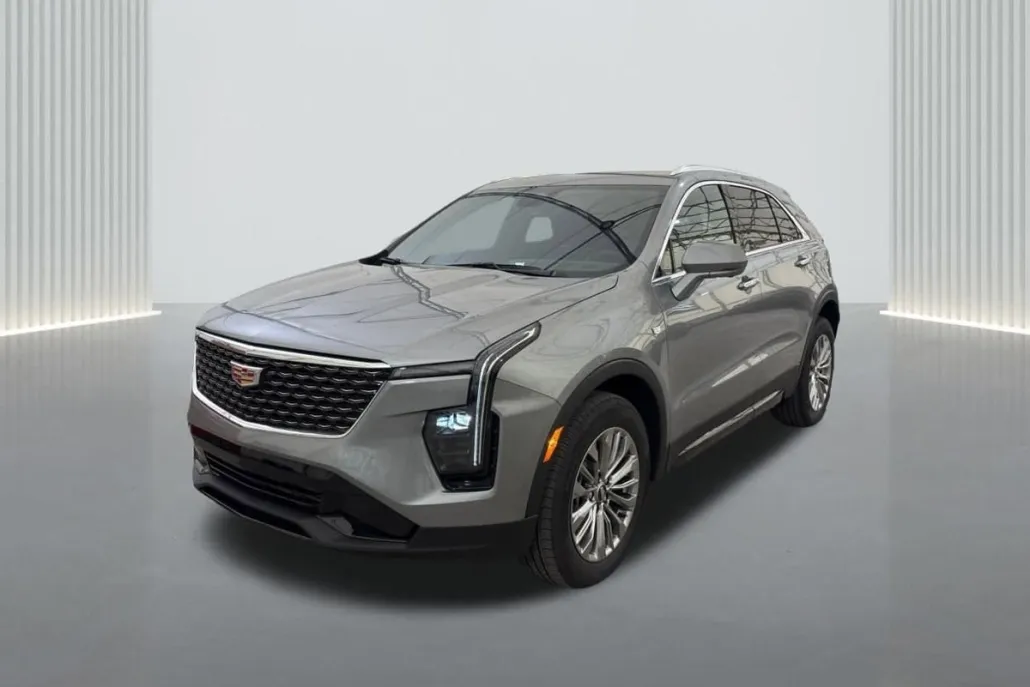 2025 Cadillac XT4 Premium Luxury photo 1