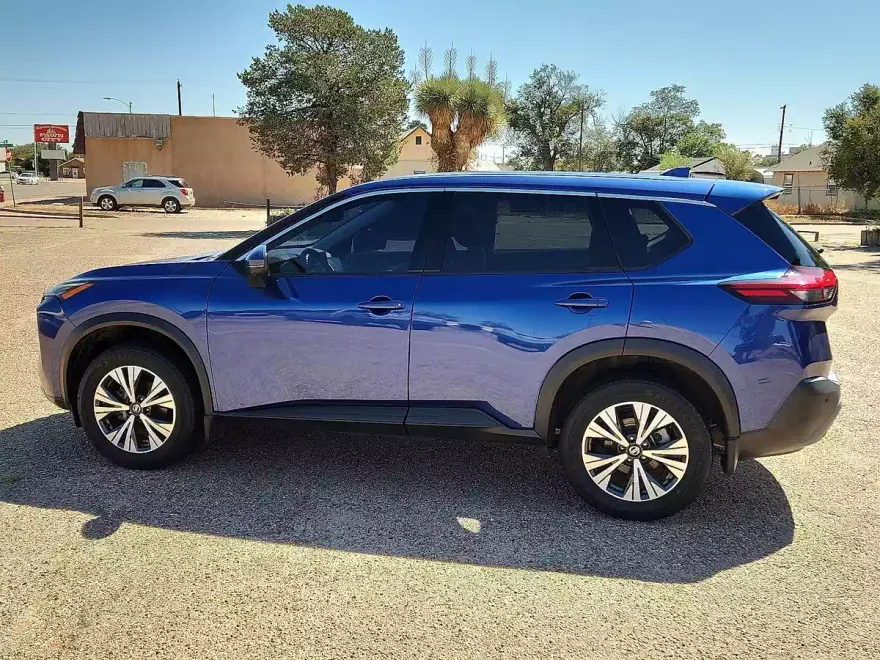 2021 Nissan Rogue SV photo 1