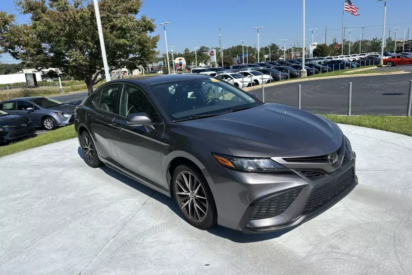 2024 Toyota Camry SE photo 1