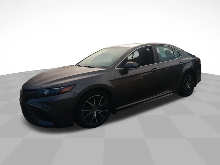 2021 Toyota Camry SE photo 1