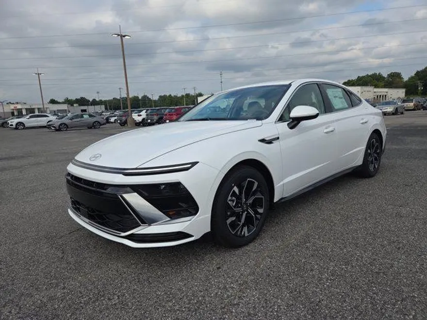 2025 Hyundai Sonata SEL photo 1