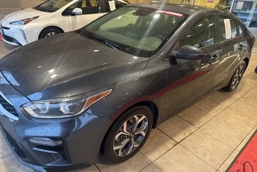 2019 Kia Forte LXS photo 1