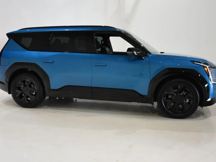 2026 Kia EV9 Land photo 1
