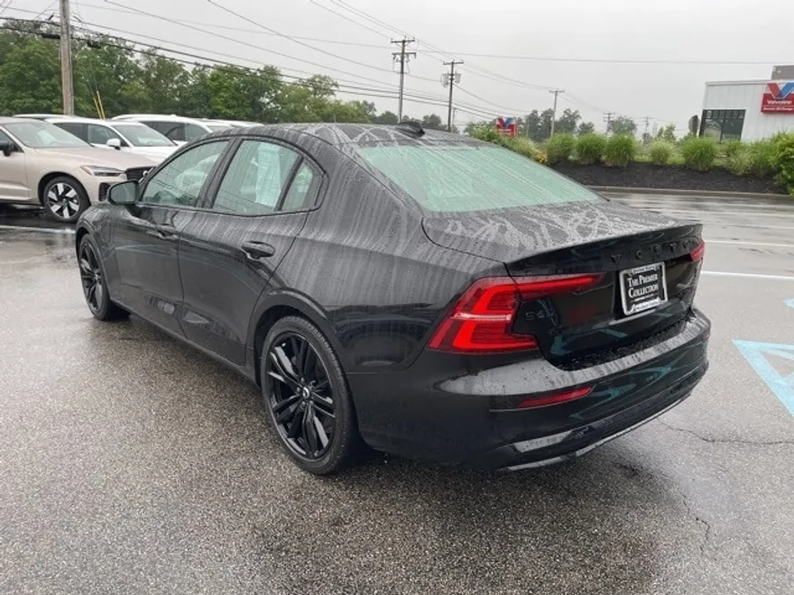 2023 Volvo S60 Recharge T8 Core Black Edition photo 1