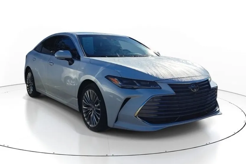 2019 Toyota Avalon Limited photo 1
