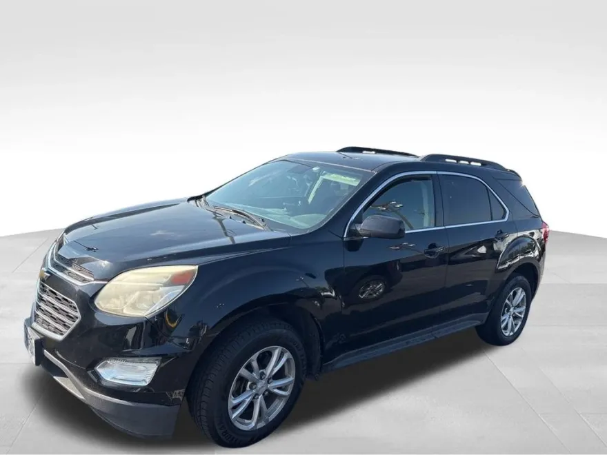 2017 Chevrolet Equinox LT photo 1